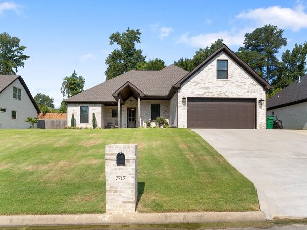 7717 S Shoreline Blvd., Benton, AR 72019