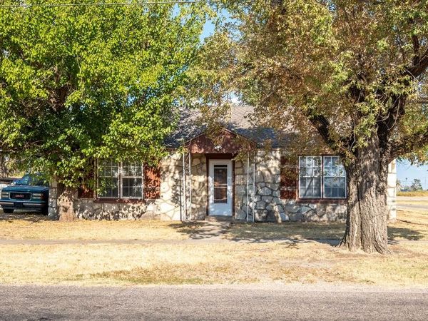202 N Elm Avenue, Union City, OK 73090