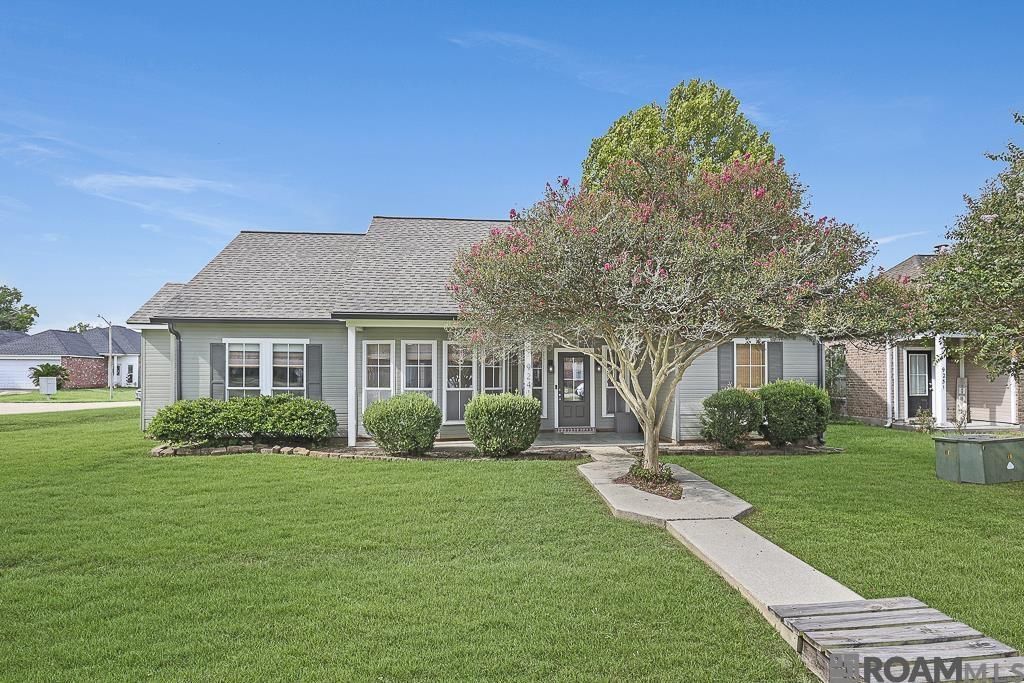 9241 Pecan Tree Dr, Baton Rouge, LA 70810 Main Photo