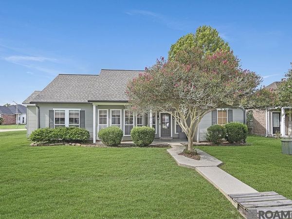 9241 Pecan Tree Dr, Baton Rouge, LA 70810