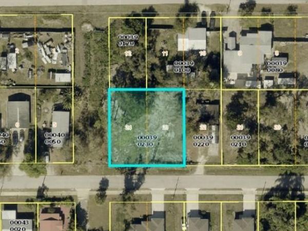 556 Clark ST , NORTH FORT MYERS, FL 33903