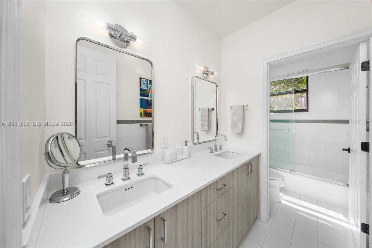 7250 SW 99th St , Pinecrest, FL 33156 Photo