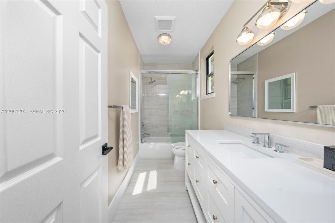 7250 SW 99th St , Pinecrest, FL 33156 Photo
