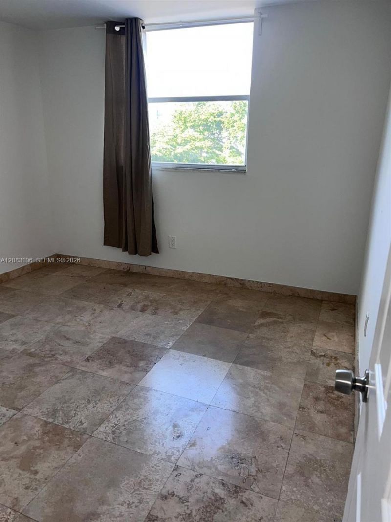 1801 S Treasure Dr, Unit 429, North Bay Village, FL 33141 Photo