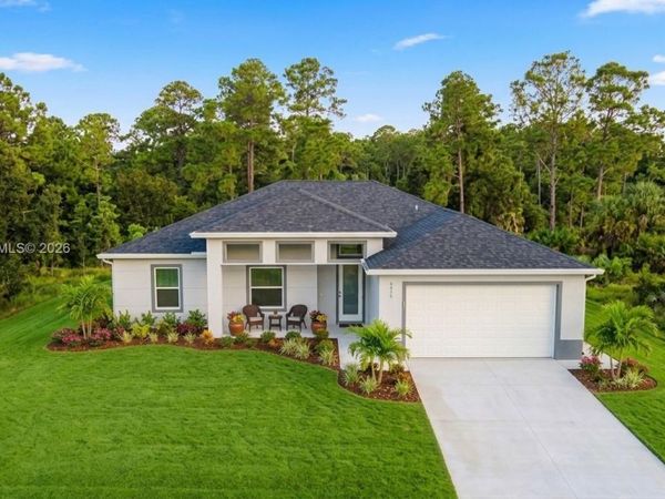852 Belden Ave , Lehigh Acres, FL 33974