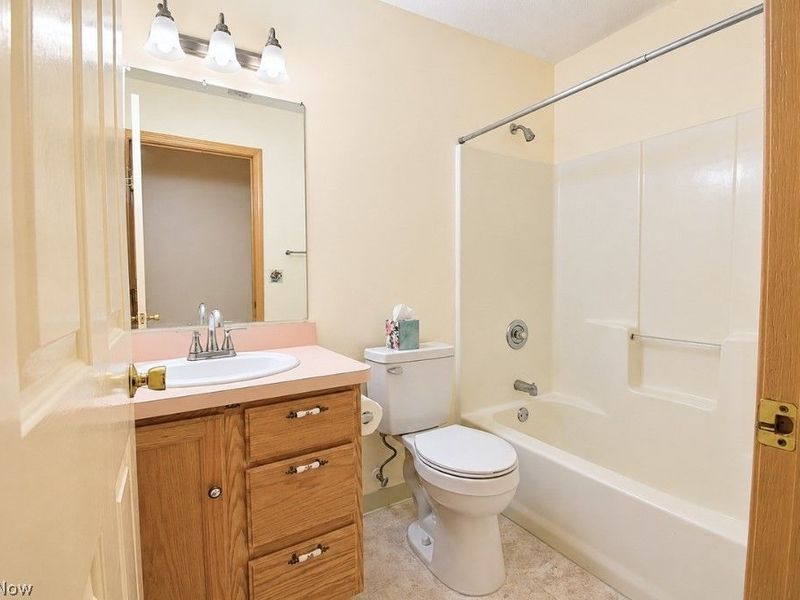 335 Chesapeake Cove, Painesville, OH 44077 Photo 29