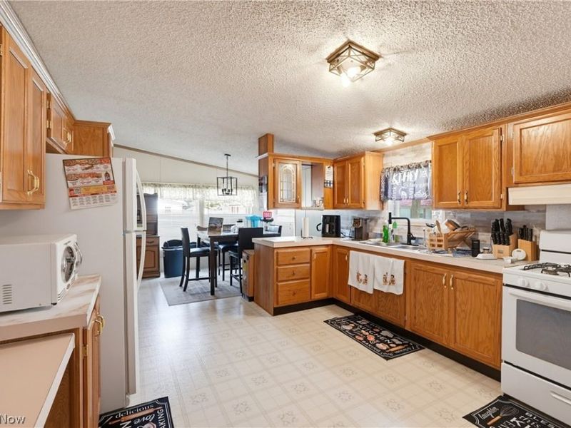 112 Evergreen Lane, Unit 112, Apple Creek, OH 44606 Photo 12