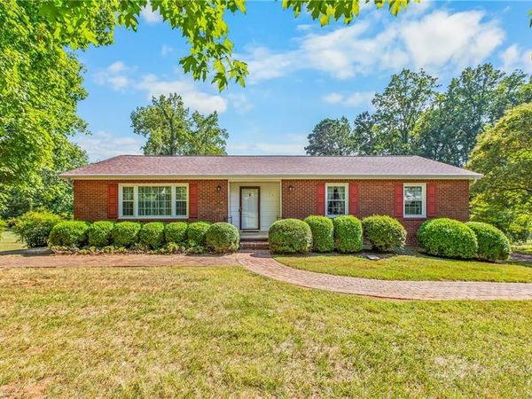 2140 Sallies Lane, Winston-Salem, NC 27106