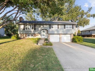 3805 N 207th Street, Omaha, NE 68022