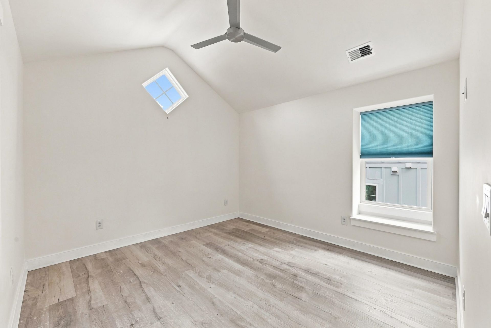5375 Ocean Village Dr. Photo 54