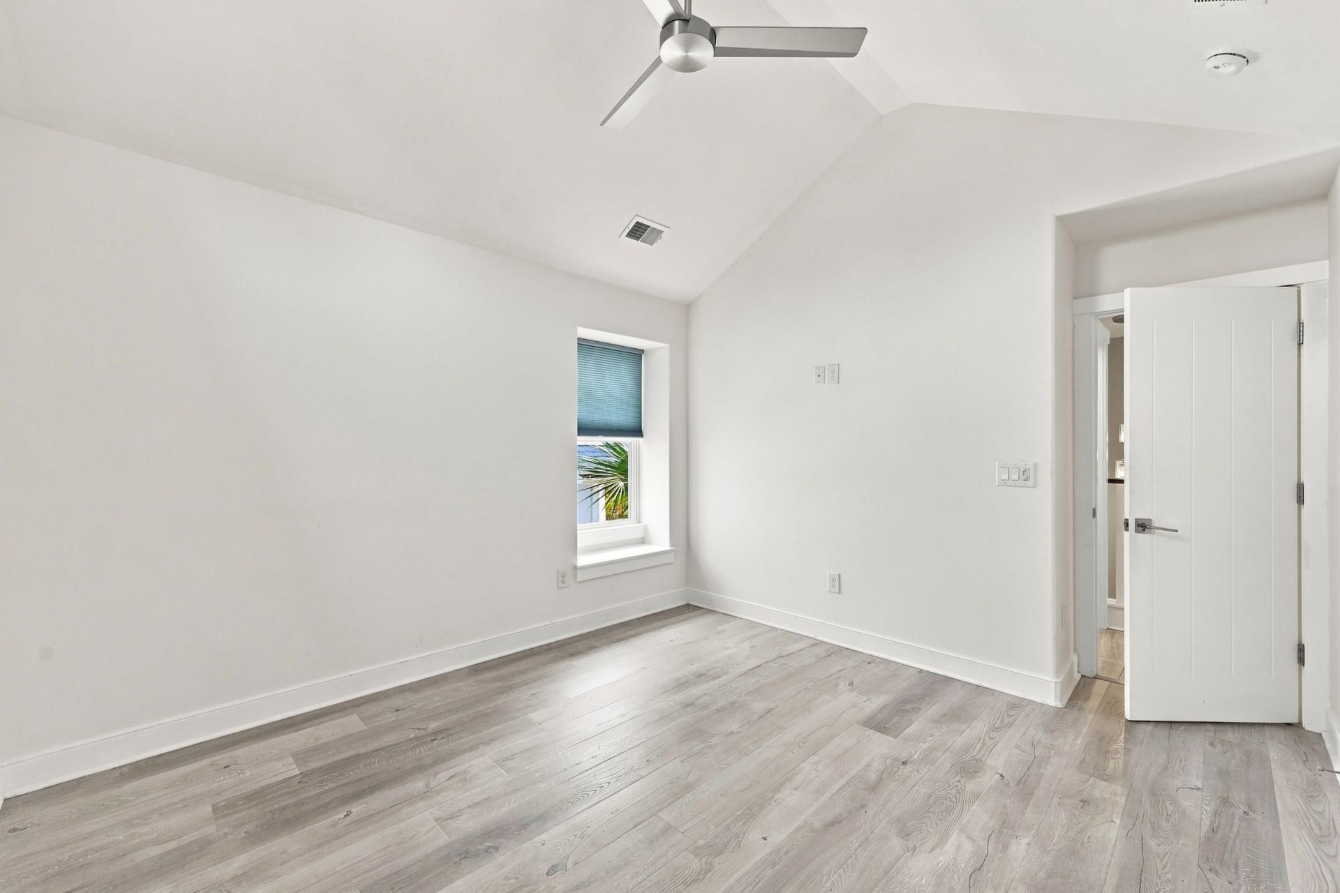 5375 Ocean Village Dr. Photo 56