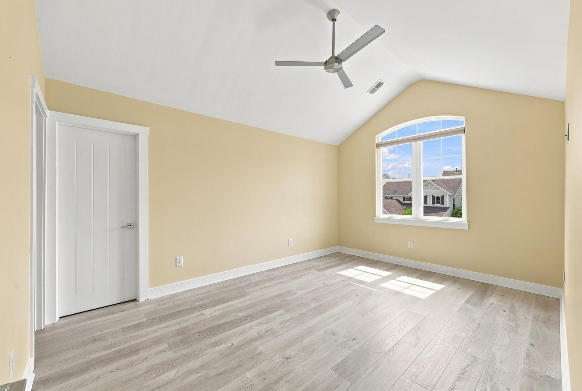5375 Ocean Village Dr. Photo 59