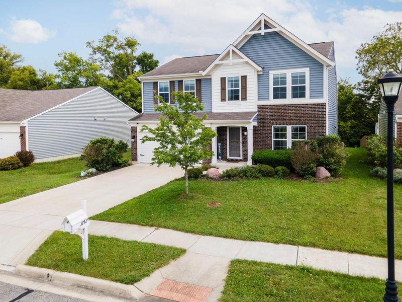 3742 Winding Path Drive , Canal Winchester, OH 43110 Photo 2