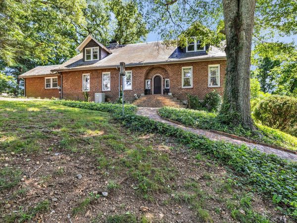 680 S Crest Road, Chattanooga, TN 37404