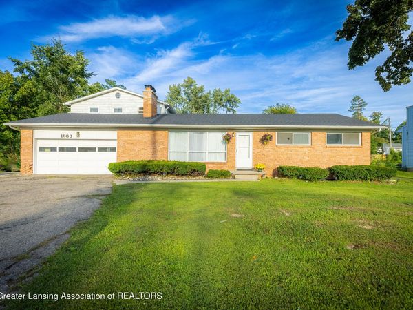 1833 S Waverly Road, Lansing, MI 48917