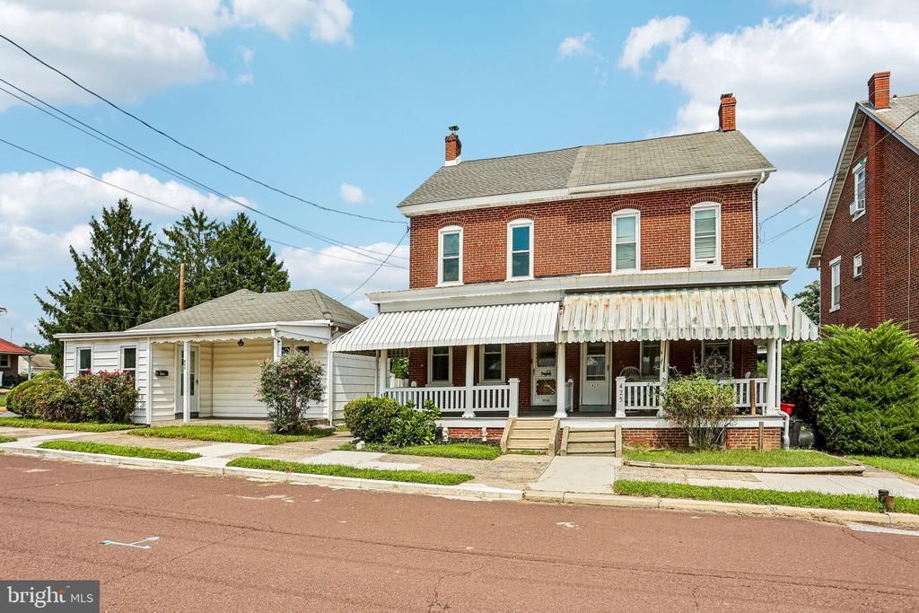 427 W RACE STREET , POTTSTOWN, PA 19464