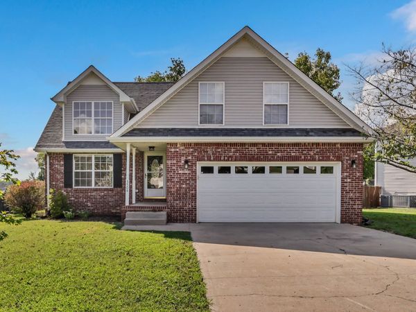 3504 Clover Hill Dr , Clarksville, TN 37043