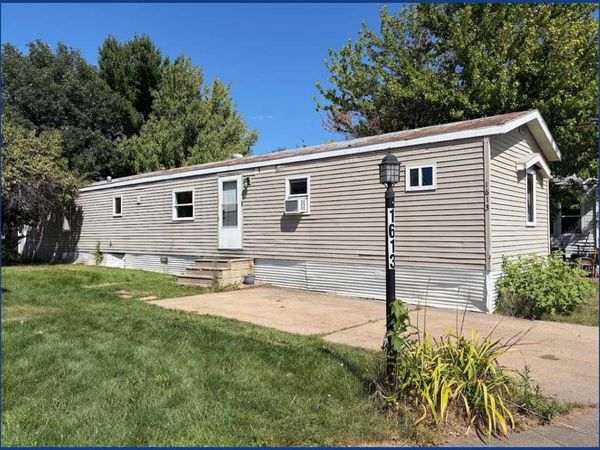 1613 Deerwood Drive NE, Ham Lake, MN 55304