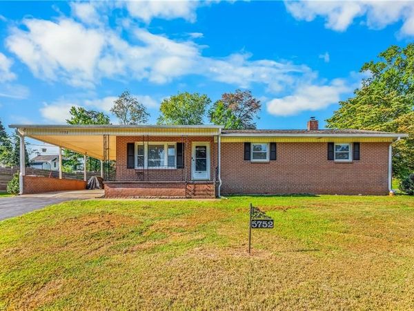 5752 Nylon Drive , Winston-Salem, NC 27105