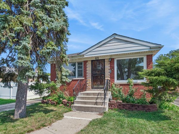 1029 Eastern Avenue , Bellwood, IL 60104