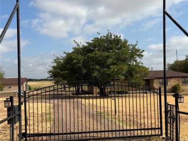 1387 Hickory Street, Rhome, TX 76078