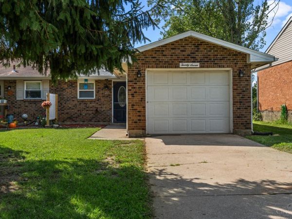 27 Highridge Court, Franklin, OH 45005