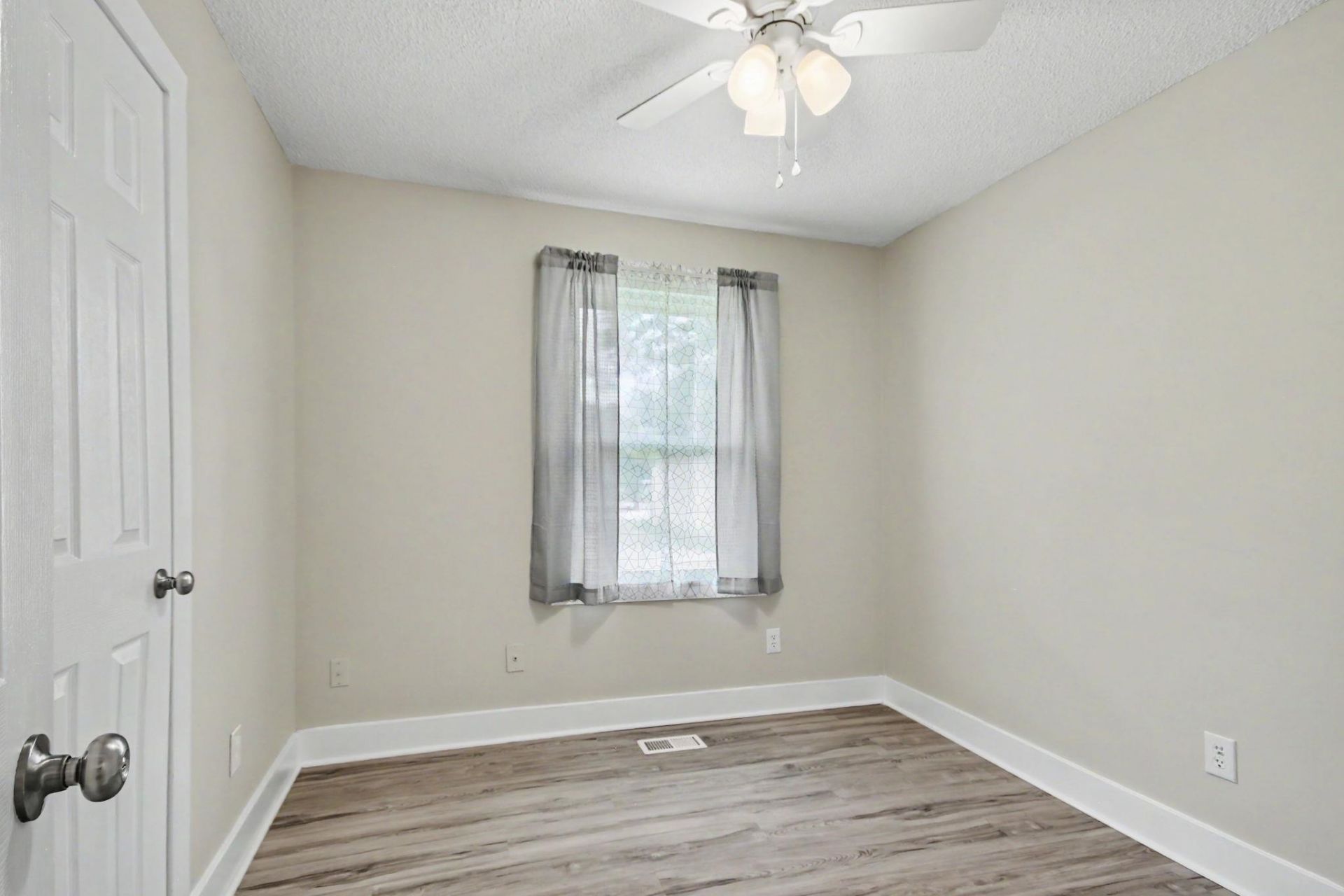 1057 Cohen Dr.  Photo 17