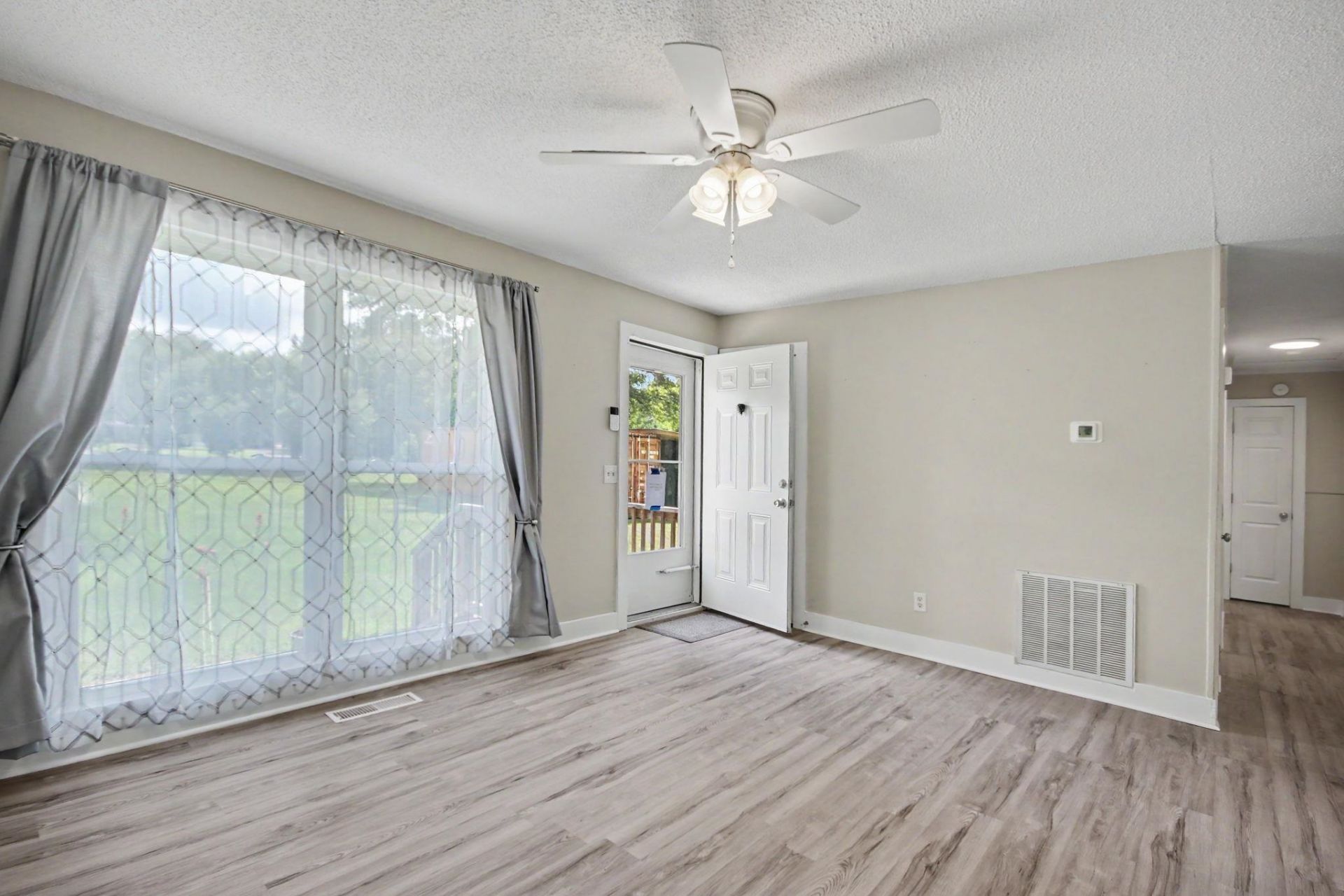 1057 Cohen Dr.  Photo 4