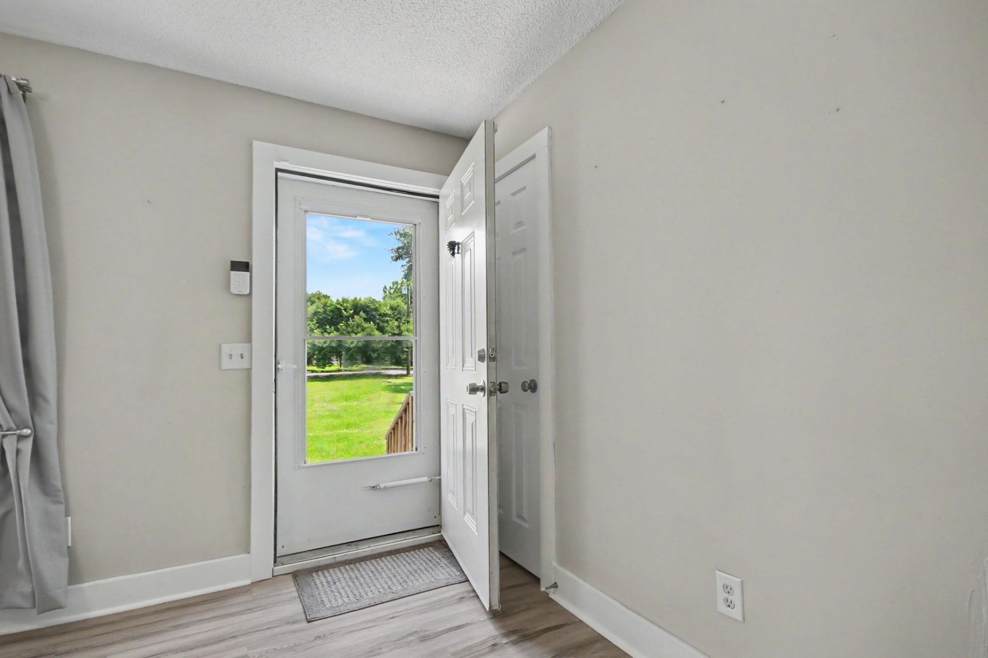 1057 Cohen Dr.  Photo 5