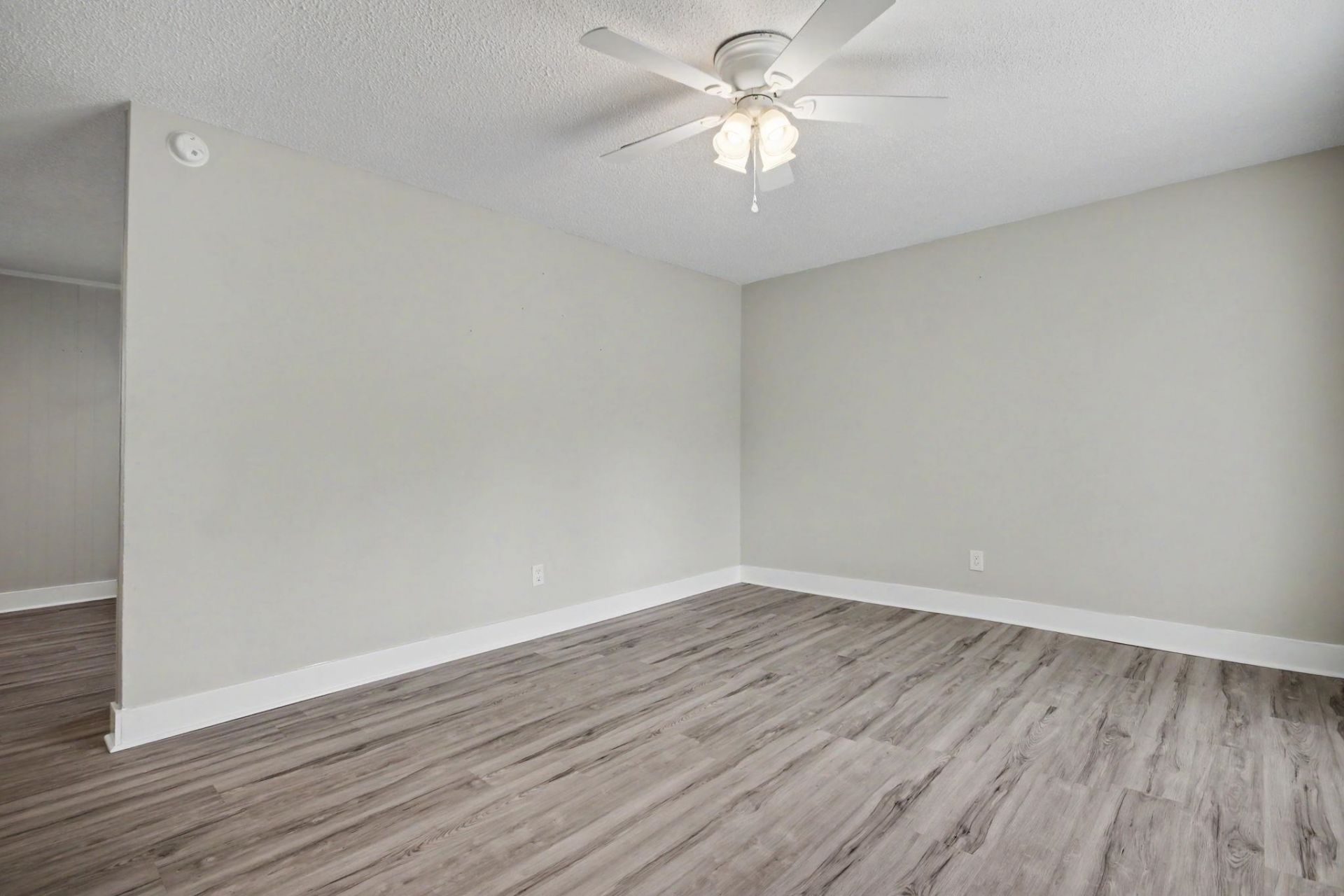 1057 Cohen Dr.  Photo 6