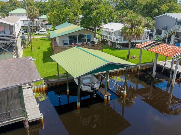 396 SE 241st St, Suwannee, FL 32692