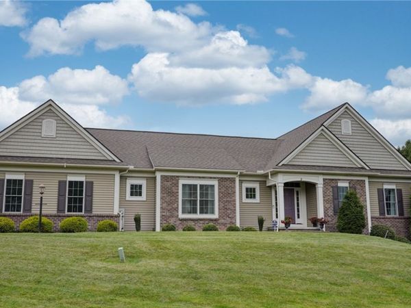 3 Rollins Crossing , Pittsford, NY 14534