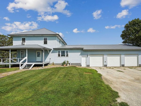1528 Lawrence Avenue, Independence, IA 50644
