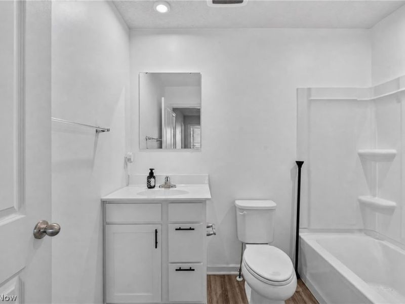 2614 Bishop Oval , Barberton, OH 44203 Photo 15