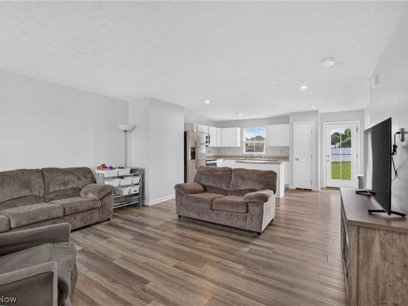 2614 Bishop Oval , Barberton, OH 44203 Photo 2