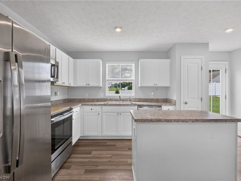 2614 Bishop Oval , Barberton, OH 44203 Photo 5