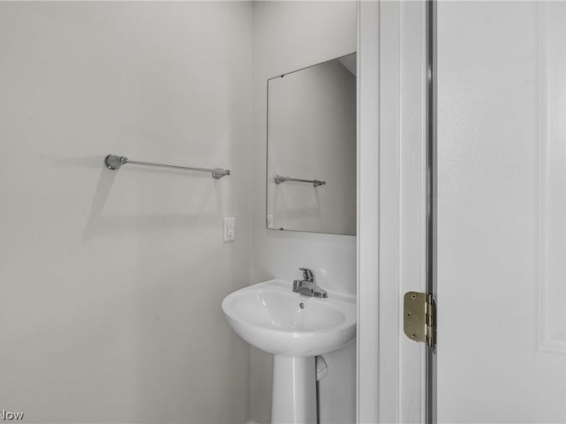 2614 Bishop Oval , Barberton, OH 44203 Photo 8