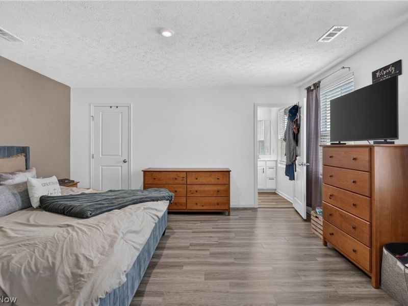 2614 Bishop Oval , Barberton, OH 44203 Photo 9