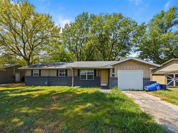 123 N Lincoln Avenue , Wagoner, OK 74467