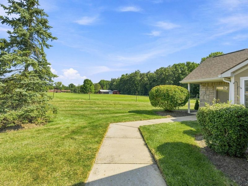 1266 Allington Lane, Columbus, OH 43240 Photo 3