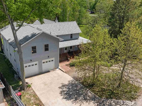 1828 Shady Lne, North Liberty, IA 52317