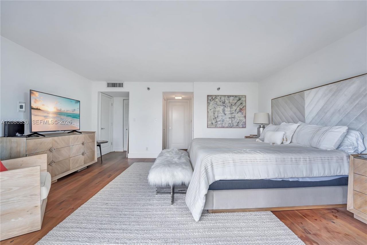 2025 Brickell Ave , Unit 706, Miami, FL 33129 Photo
