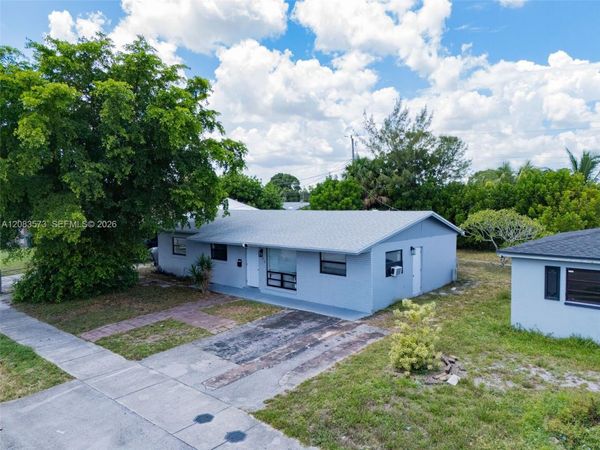 1421 NW 32nd Ave , Lauderhill, FL 33311