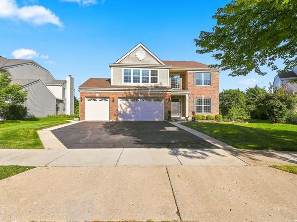 10748 Nantucket Lane , Huntley, IL 60142