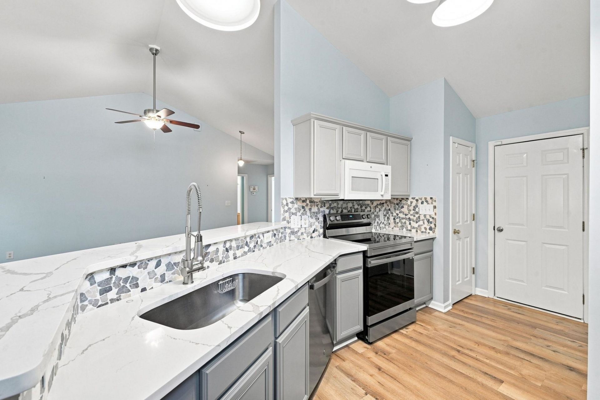 201 Coldwater Circle Photo 10
