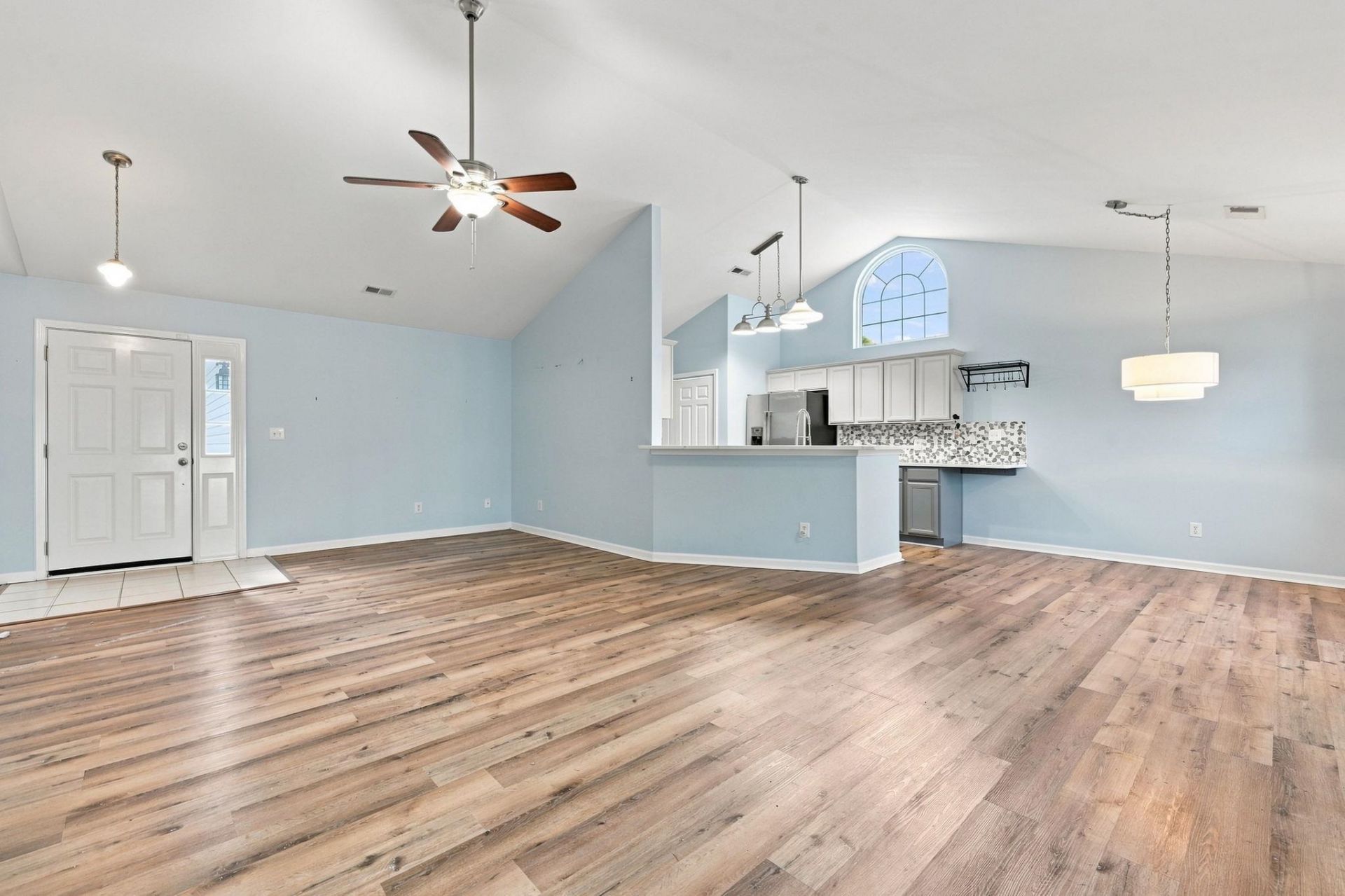 201 Coldwater Circle Photo 5