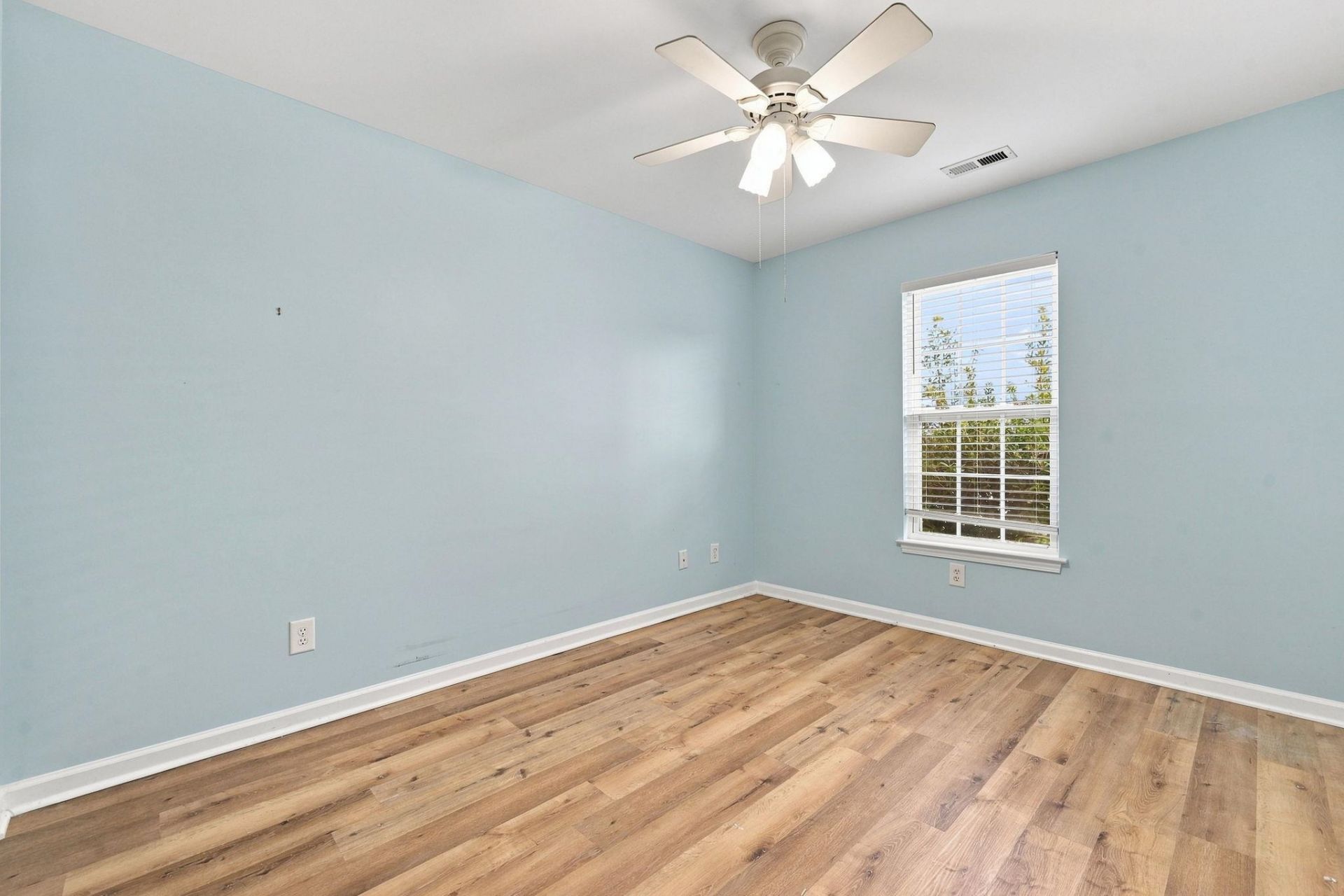 201 Coldwater Circle Photo 6