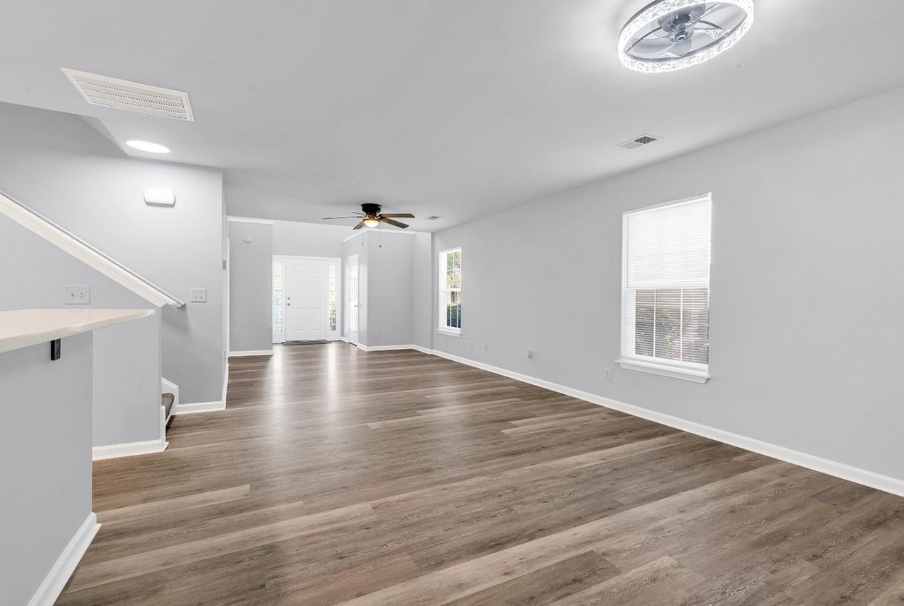 1068 Harvester Circle  Photo 8