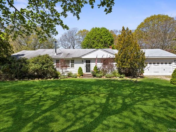 13 Booker Lane , Westhampton, NY 11977