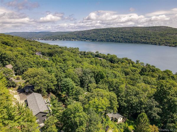 87 Blueberry Hill, Greenwood Lake, NY 10925